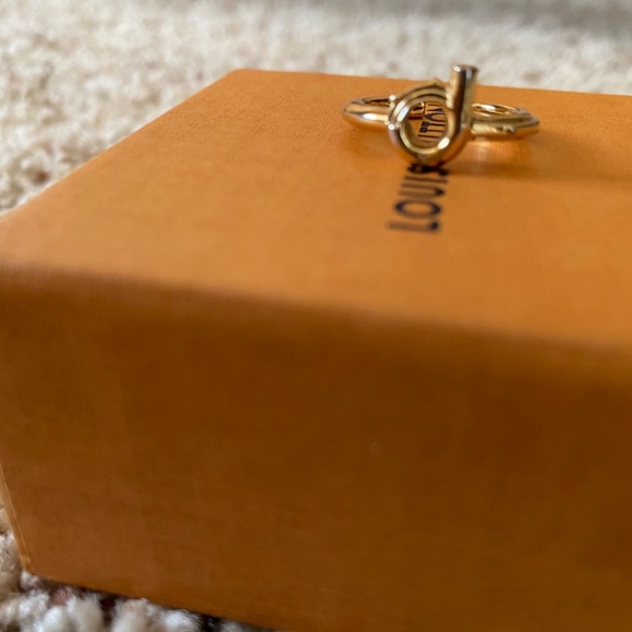 Louis Vuitton alphabet ring - Picture 11 of 14